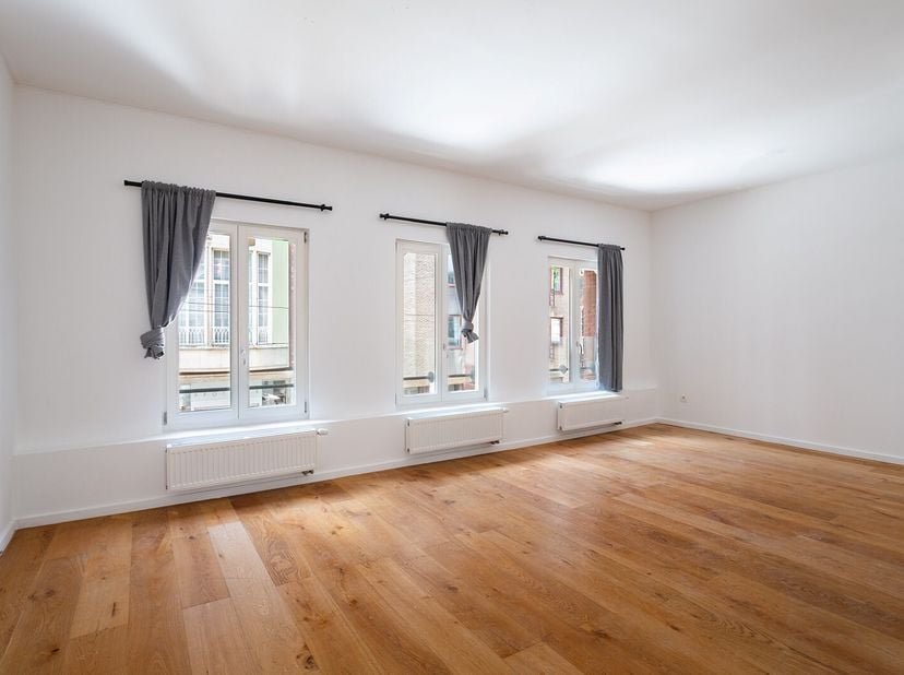 Gelegen in de geliefde Nationalestraat geniet u hier van een unieke combinatie tussen stadsleven, cultuur en comfort. Vanuit deze centrale ligging wan