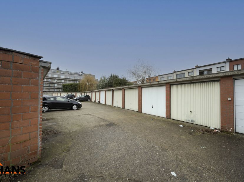 Garage à louer
                    à 2150 Borsbeek