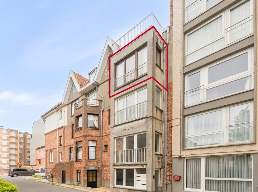 De Panne : Appartement 1 chambre à rénover à vendre, près du centre et de la mer ! Cet appartement 1 chambre à rénover se situe au 3ème étage de la pe