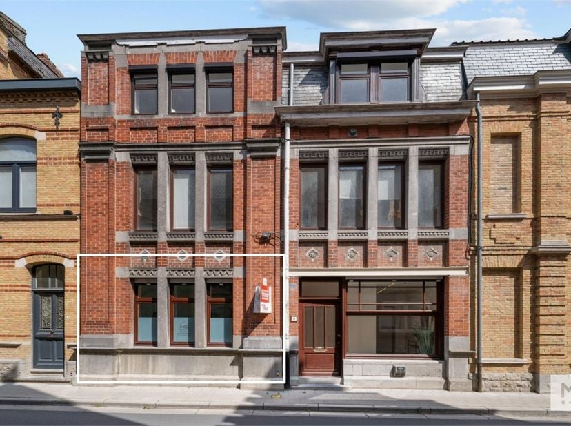 Bedrijfsvastgoed te koop in Korte Meersstraat 8-GLV,
                    8900 Ieper