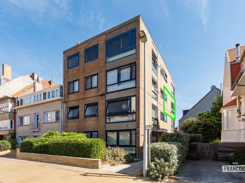 Bent u op zoek naar een verzorgd appartement vlak bij zee, zowel geschikt als vaste woonst, tweede verblijf of investering? Dan is dit appartement op