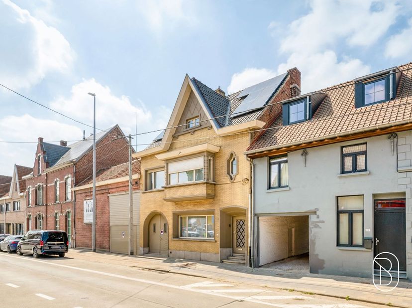 Huis te koop in Kortrijkseweg 377,
                    8791 Beveren