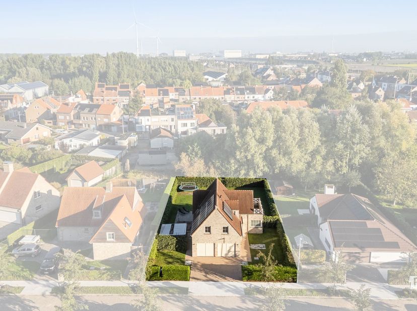 Huis te koop in Zeezwaluwstraat 13,
                    8380 Lissewege