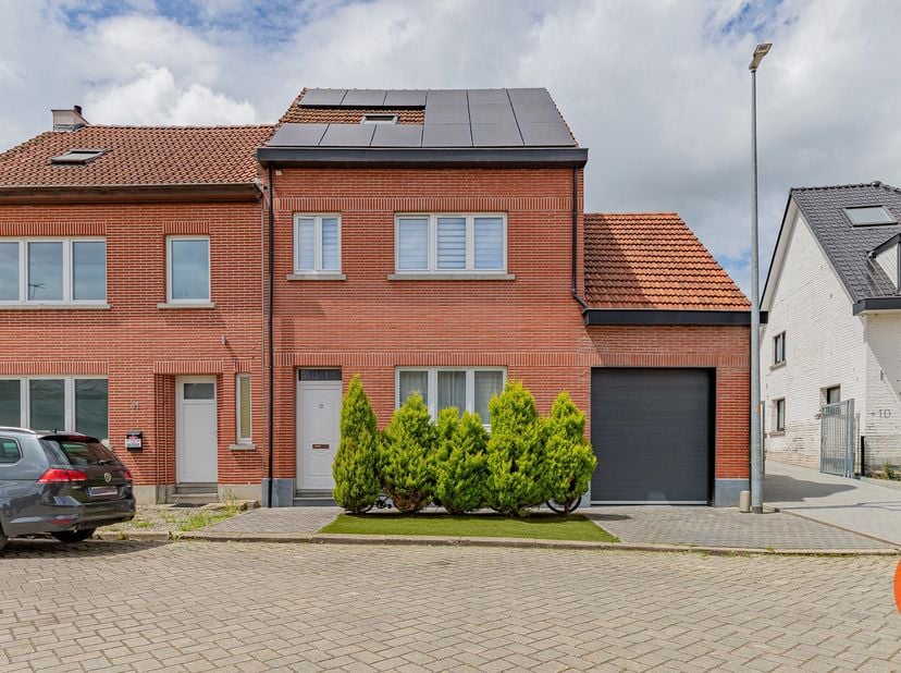 Huis te koop in Rietstraat 12,
                    9473 Welle