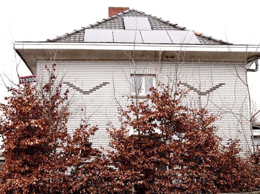 KNUSSE STARTERSWONING LANGS DE GEZELLIGE KAAI...Even buiten het handelscentrum vind je deze gezellige woning, met hoekligging en de eerste woning van