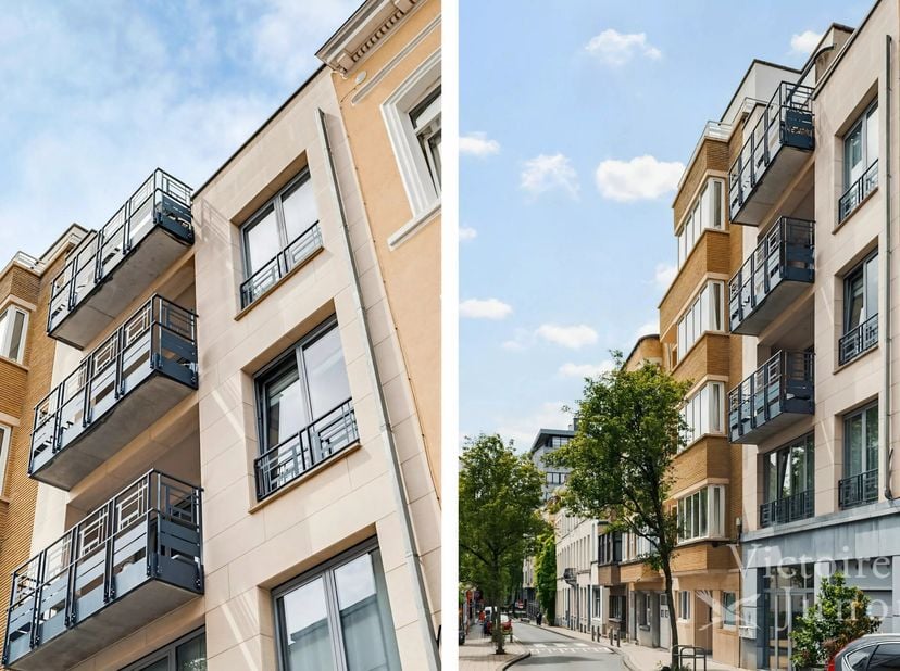 Victoire Junot biedt u, op een steenworp van het Stéphanieplein, in een rustige straat, dit prachtige omgekeerde duplex-penthouse aan met een oppervla