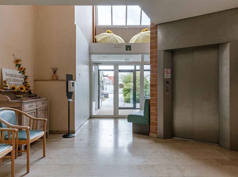Voor meer info contacteer Eva via 0475 69 38 22 of via eva@vicusvastgoed.be <br />
Assistentiewoningen Dorpsmolen ligt in het hart van Aartrijke, in e