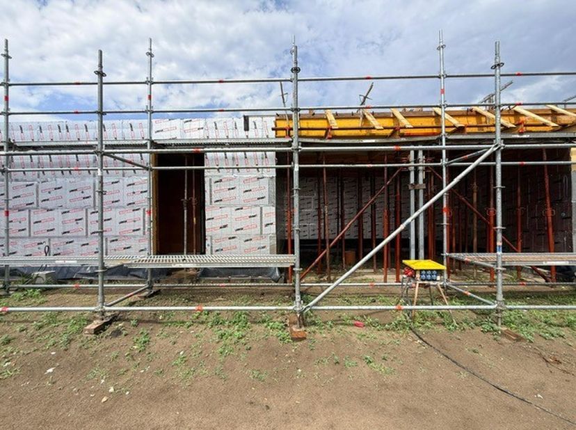 UPDATE: reeds 30% verkocht! Het project in de Weggevoerdenlaan te Maldegem voorziet 17 nieuwbouwhuizen, waarvan nog 11 huizen te koop zijn.<br />
Bela