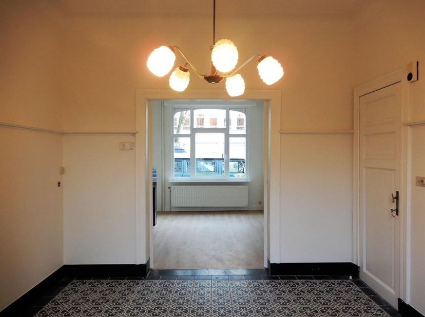 Prachtig gerenoveerde stadswoning in hartje Herentals.<br />
Ligging: Centraal gelegen in het centrum van Herentals, in de onmiddellijke omgeving van