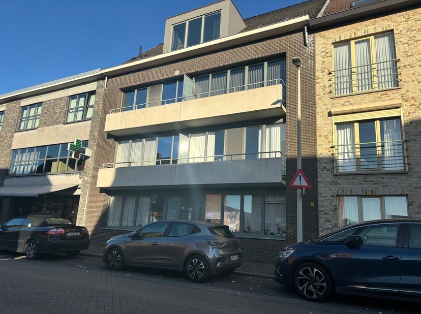 Gezellig en licht appartement op wandelafstand van het centrum. <br />
Het appartement is gelegen op de eerste verdieping, toegankelijk via een lift,