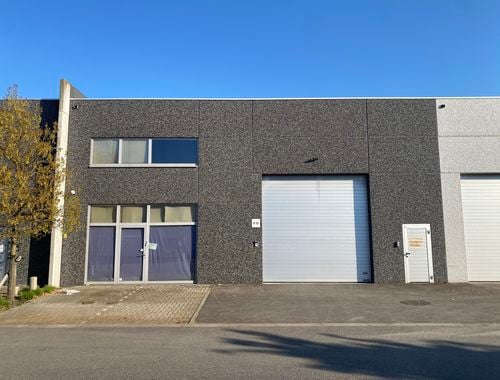                                         Bedrijfsgebouw te huur in Waarloos, € 1.945
