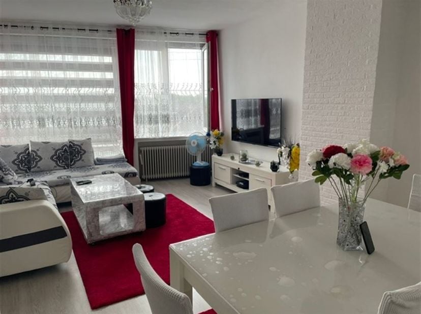 Ben je op zoek naar een instapklaar appartement in het centrum van Boom met een mooi uitzicht? Dan is dit iets voor jou. Via een inkomsas kom je in de