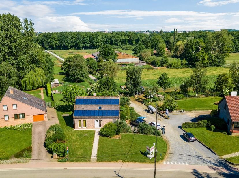 Rustig gelegen aan de Oude Leuvensebaan 43B in Bekkevoort, met een vlotte verbinding naar Leuven, Diest en Hasselt via de E314. In de directe omgeving