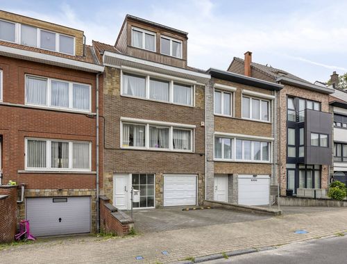                                         Maison à vendre à Strombeek-Bever, € 400.000
