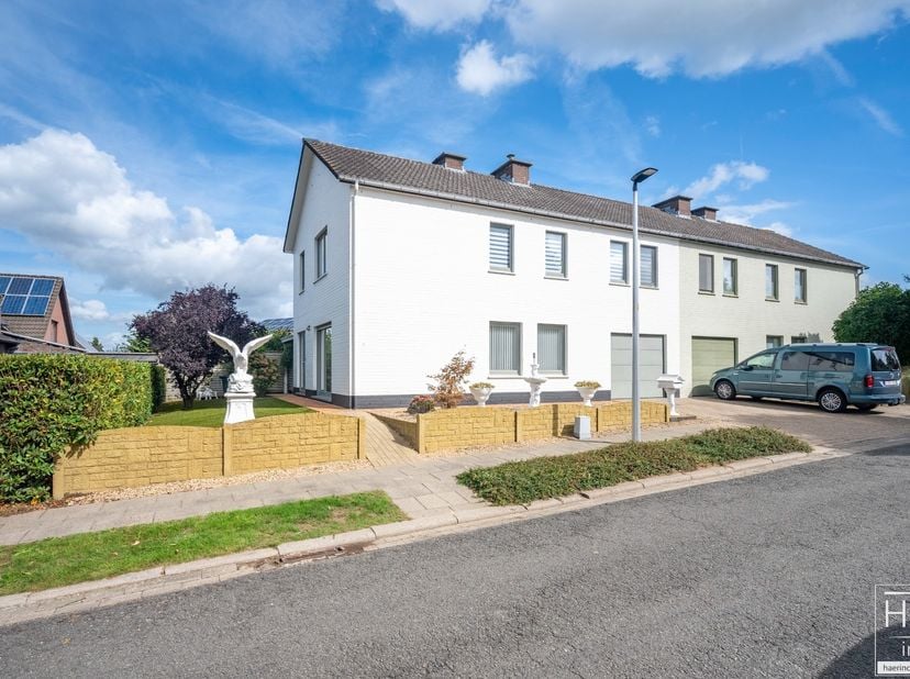 Maison à vendre à Priester Daensstraat 1,
                    9770 Kruishoutem