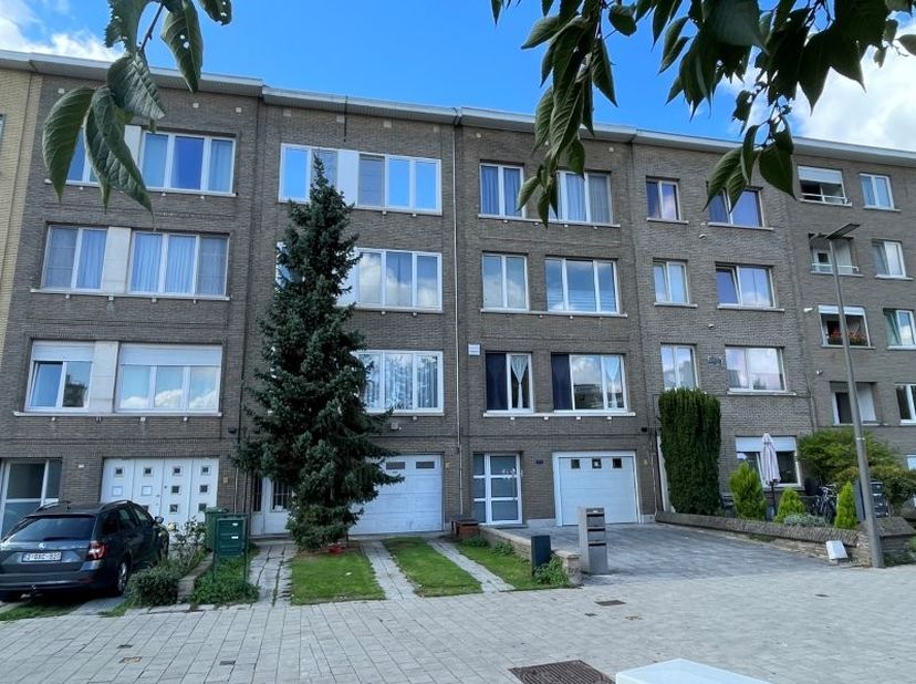 Appartement te koop in Wim Saerensplein 9 bus 3,
                    2100 Deurne