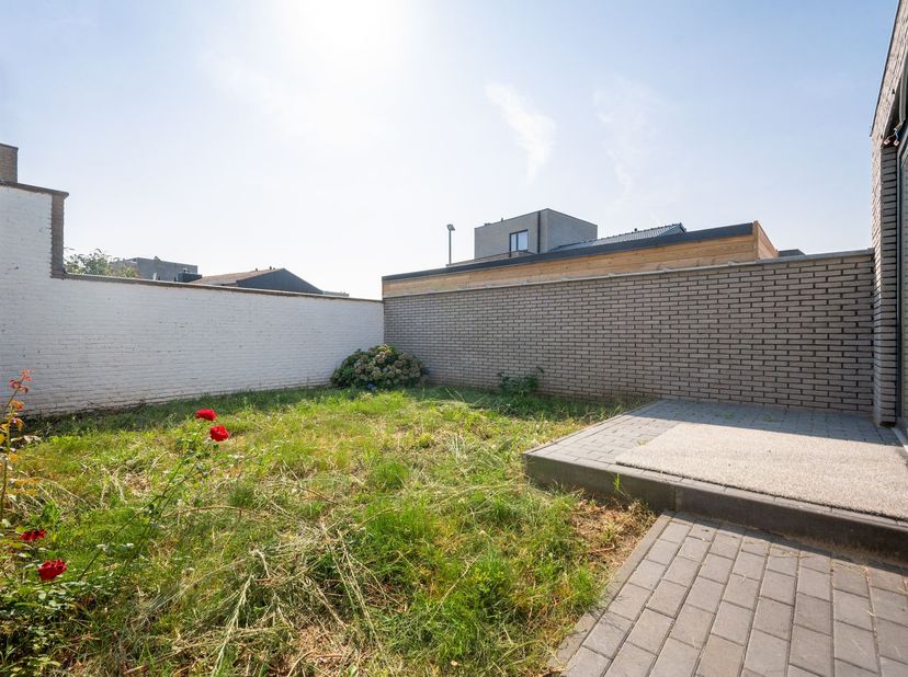 Energiezuinige gerenoveerde HOB woning (4slpk.) met tuin <br />
<br />
Ligging: Gelegen op een toplocatie! Ideaal voor wie graag op wandelafstand va