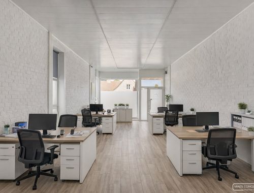                                        Bien commercial à vendre à Waregem, € 449.000
