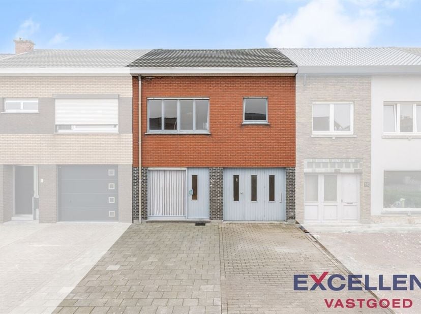Welkom in deze aangename woning gelegen in een doodlopend straatje in Petegem-aan-de-Leie. Met een bewoonbare oppervlakte van 187m² en een grondopperv
