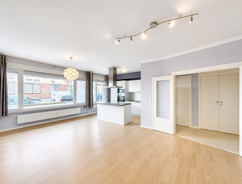                                         Gelijkvloers app. te koop in Etterbeek, € 370.000
