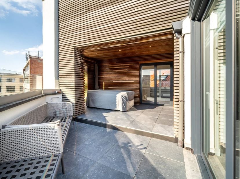 Place Stephanie - Barnes Bruxelles vous invite à découvrir ce superbe et lumineux penthouse duplex d'une superficie brute d'environ 360m2 bénéficiant