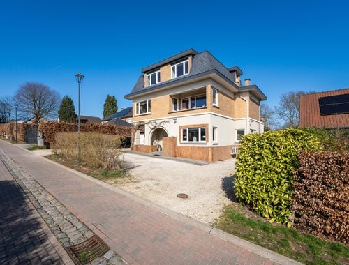                                         Villa à vendre à Waterloo, € 1.045.000
