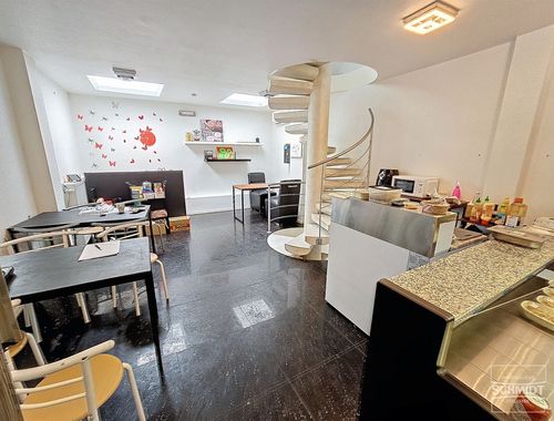                                         Rez-de-chaussée commercial à vendre à Etterbeek, € 147.000
