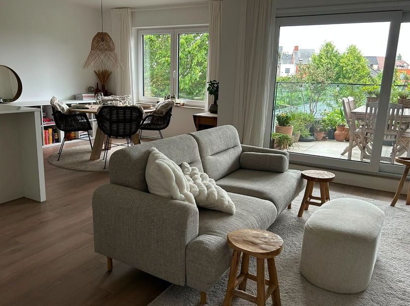 BEZOEK AANVRAGEN ENKEL MOGELIJK VIA VOLGENDE LINK: <br />
https://verlinden.mijnhuurprofiel.be/property/d5a7a47d-6450-410e-b6f1-22201430fe91<br />
<br