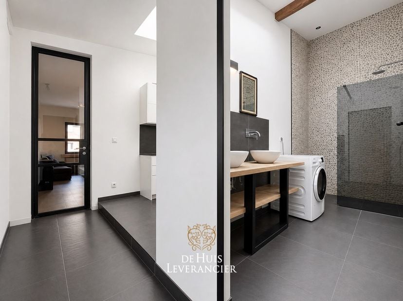Ben je op zoek naar een verzorgde woning met onmiddellijk rendement of om zelf te bewonen?<br />
&amp;nbsp;<br />
Dan heb jij jouw huis gevonden!&amp;nbsp; De