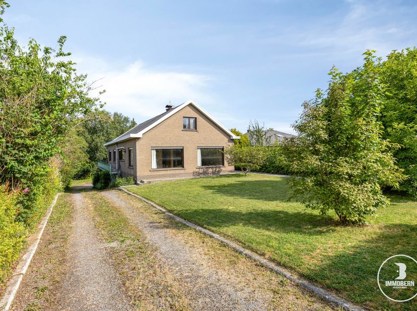 Welkom in deze karaktervolle woning&amp;nbsp;aan de&amp;nbsp;Termerestraat 3 in Winksele, waar ruimte, een solide constructie en tal van mogelijkheden samenko
