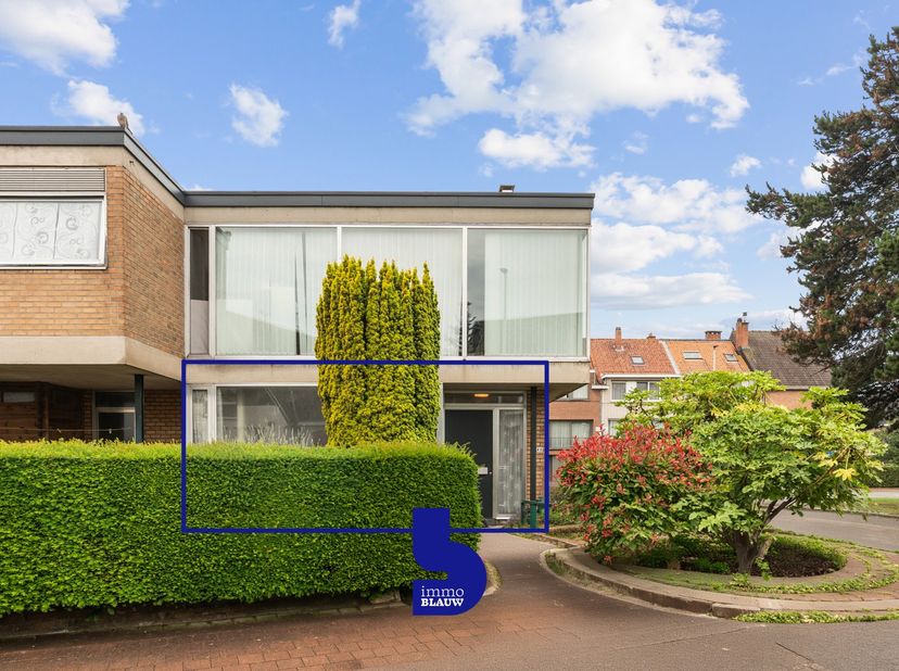 Ben je op zoek naar een ruim appartement dat je volledig naar eigen smaak kunt inrichten? Dan is dit lichtrijke hoekappartement van 80 m², gelegen in