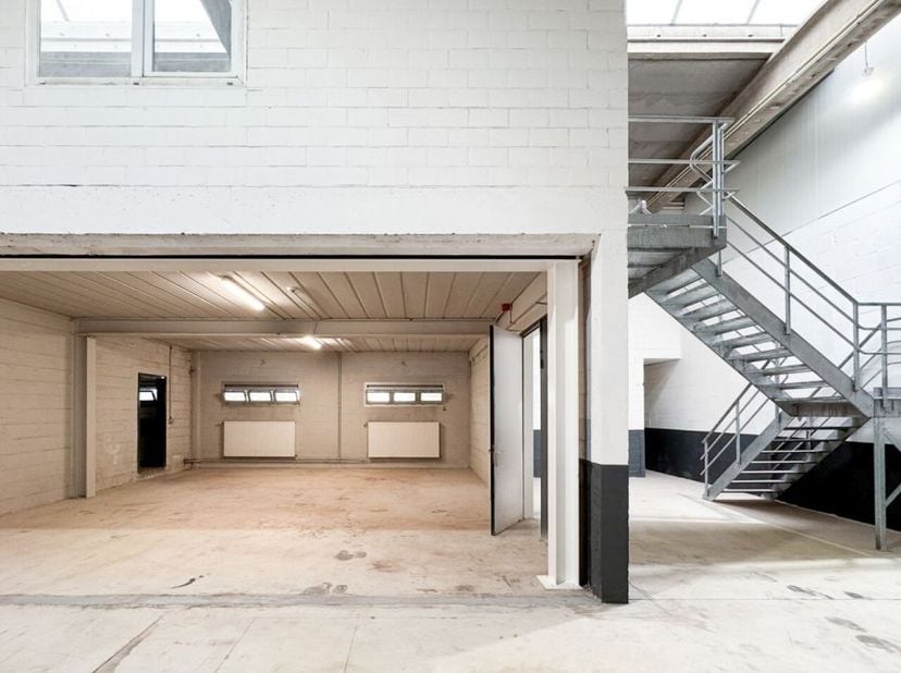 Bedrijfsvastgoed te koop in Sasstraat 1,
                    3500 Hasselt
