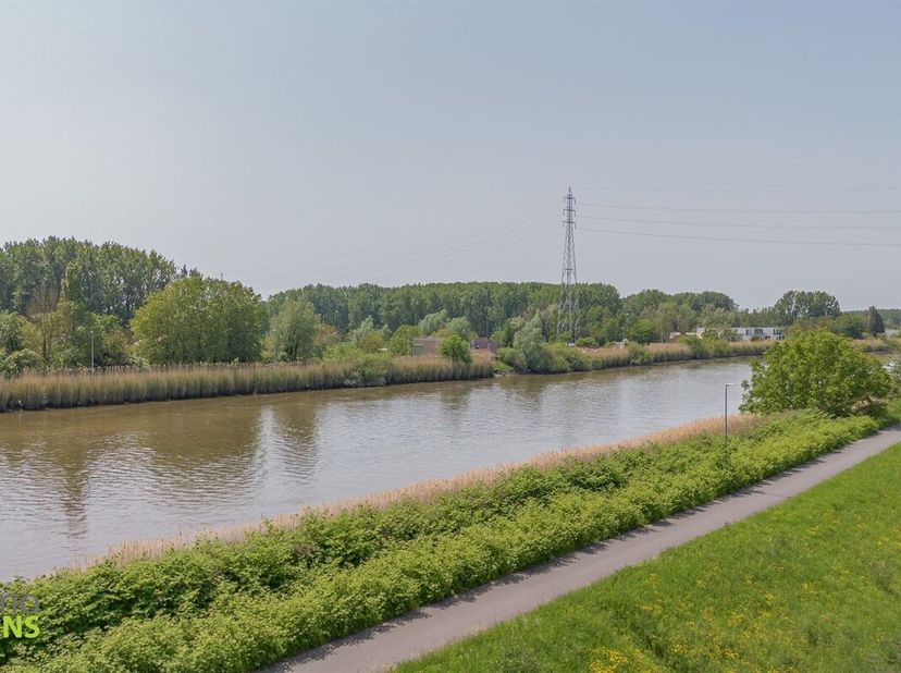 Prachtige villa gelegen aan de Schelde in Grembergen <br />
Instelprijs (bieden vanaf): 549.000,00 euro<br />
Op een perceel van 791 m², pal aan de oe