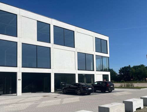                                         Magazijn met bureel te koop in Schoten, € 2.675.000
