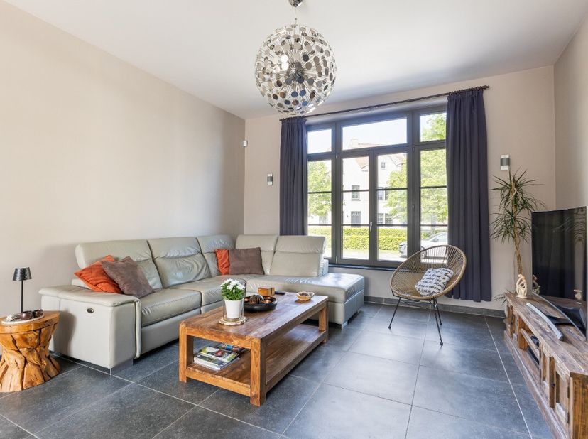 Heist: Très spacieuse maison prête à emménager à vendre avec jardin ensoleillé et garage à Heulebrug, Knokke-Heist Vous êtes à la recherche dune maiso