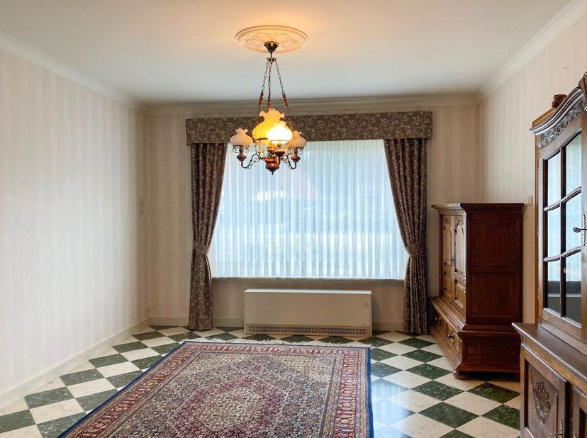 Te koop: te renoveren halfopen bebouwing in landelijke omgeving, gelegen aan de Kolmenstraat 73 in Stevoort, Hasselt. Deze woning biedt 153 m² woonopp