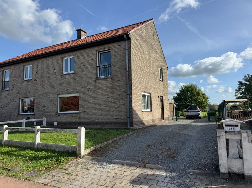 Huis te huur in Steentjestraat 128,
                    9270 Laarne