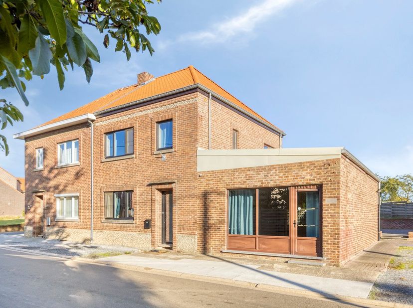 Huis te koop in Molenstraat 63,
                    3730 Hoeselt