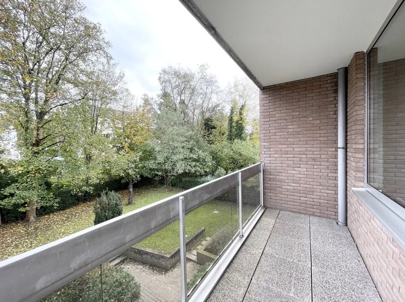 Goed gepresenteerd door Maia Zinchenko:maia.zinchenko@victoire.be<br />
Victoire-Junot presenteert u: Wolvendael Park - Prachtig appartement gelegen o