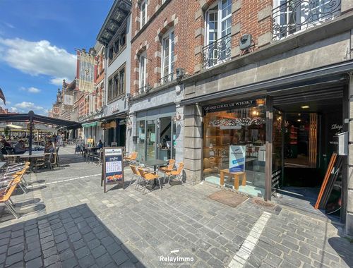                                         Bâtiment commercial à louer à Tournai, € 2.000
