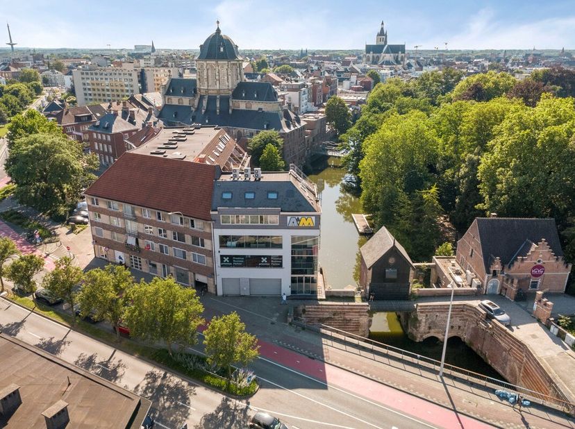 Bedrijfsvastgoed te koop in Raghenoplein 17 - 19,
                    2800 Mechelen