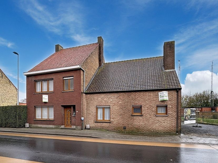 Huis te koop in Stationsstraat 188,
                    8480 Eernegem