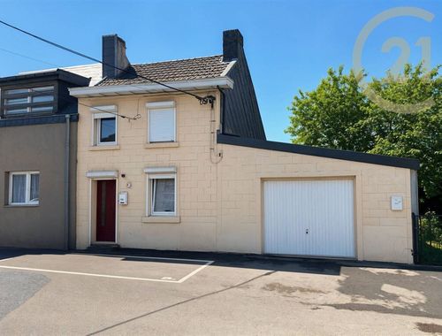                                         Magazijn met woonst te koop in Falisolle, € 189.000

