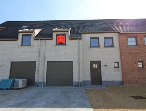                                         Woning te huur in Roeselare, € 1.050
