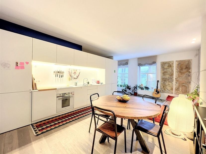 Quartier Sainte-Catherine - Dans une petite copropriété entièrement reconstruite en 2016, bel appartement style loft de +/- 75m² composé comme suit :B