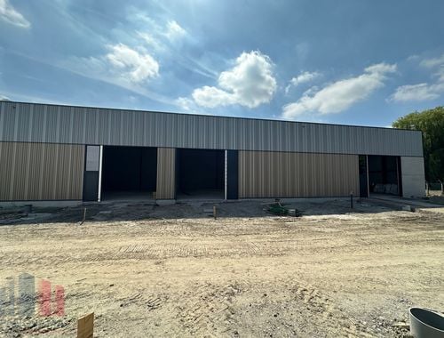                                         Bedrijfsgebouw te huur in Waregem, € 975
