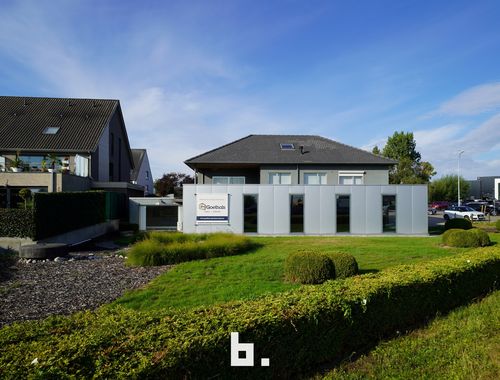                                         Bien professionnel à louer à Roeselare, € 2.000
