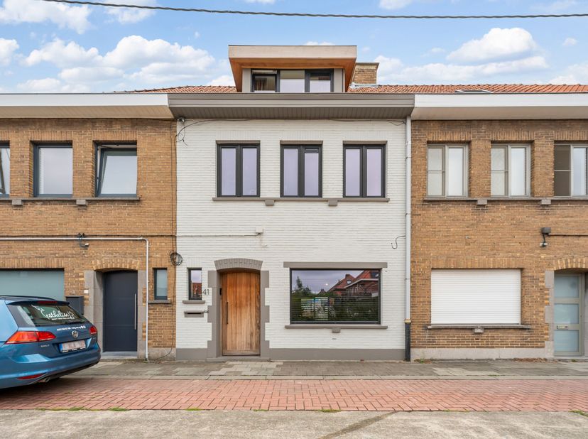 Huis te koop in Hugo Verrieststraat 41,
                    8930 Lauwe