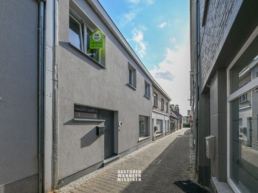 Huis te koop in Guido Gezellestraat 1,
                    8750 Wingene
