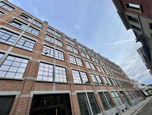                                         Studio met slaaphoek te huur in Berchem, € 975
